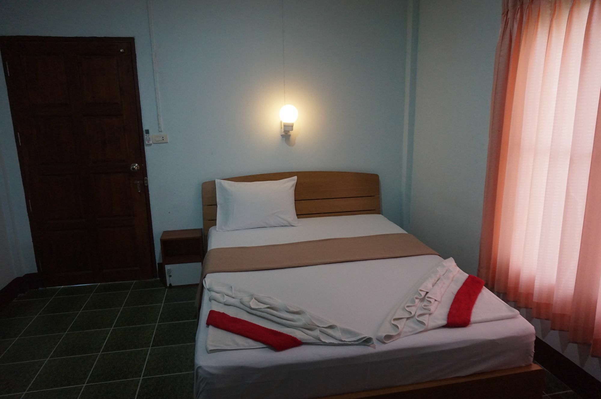 Bangsak Hut Hostel Као Лак Екстериор снимка